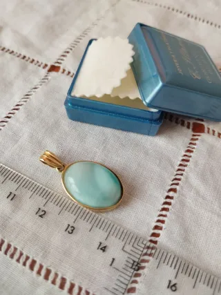 Colgante Oro 18K con Piedra Larimar Azul