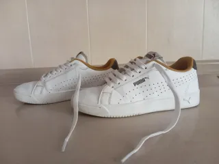 Deportivas Puma niño blancas.