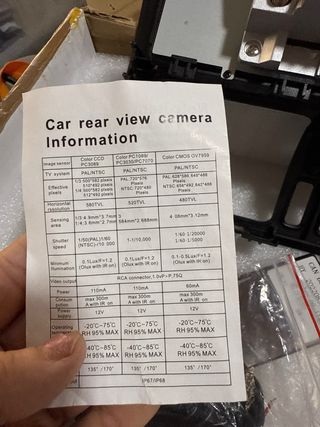 Pantalla de coche negra, con cámara trasera