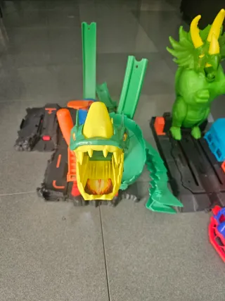 2 Pistas de Coches Dragones