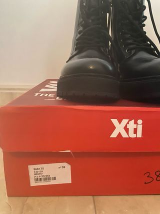 Botas militares Xti mujer talla 38 negras