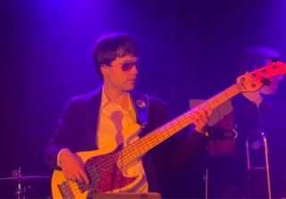 Profesor música (guitarra, bajo, contrabajo)