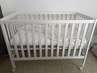 Cuna bebé blanca con colchón