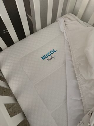 Cuna bebé blanca con colchón