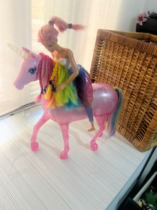 Barbie e Unicorno Rosa
