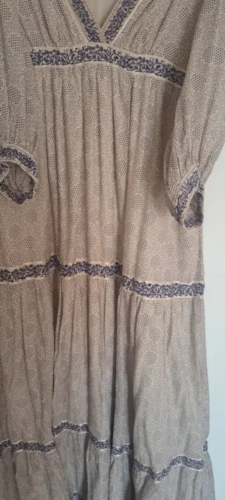 Vestido estampado beige y morado