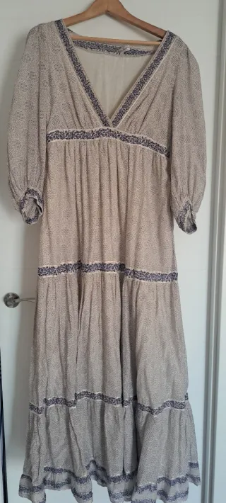 Vestido estampado beige y morado