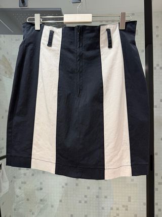 Chaqueta corta beige y negra