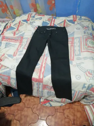 Pantalón vaquero recto negro Talla S