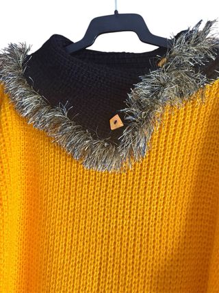 Jersey amarillo con detalles negros Talla L