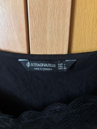 Top tirantes negro con encaje