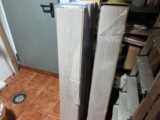 Suelo laminado clic AC5 8MM Gris