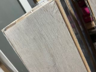 Suelo laminado clic AC5 8MM Gris