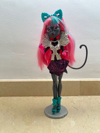 Bambola Monster High Catty Noir