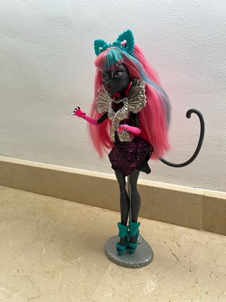 Bambola Monster High Catty Noir