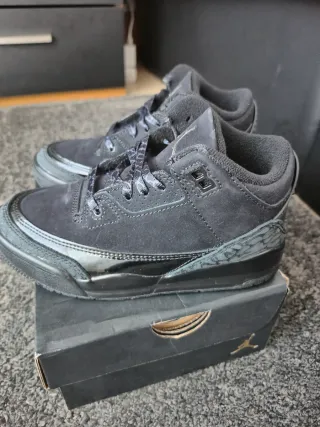Jordan 3 Black Cat