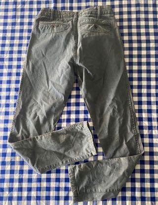 Pantalón gris