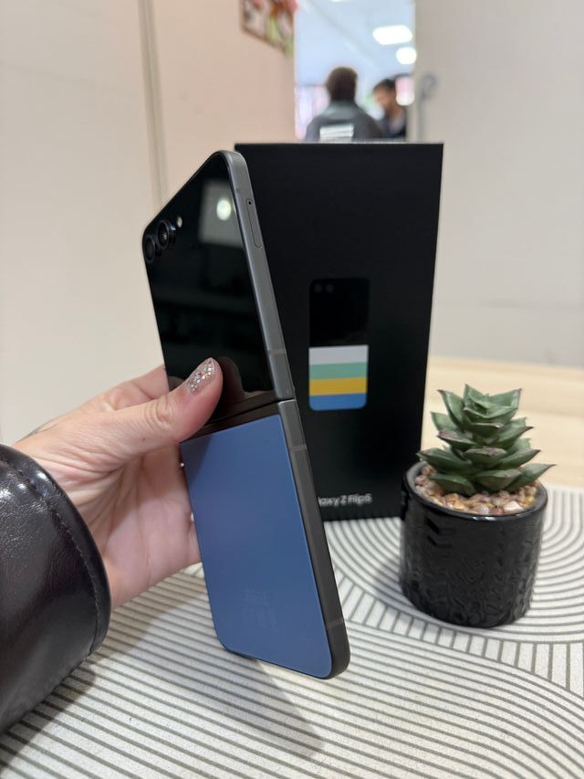 Samsung Z flip5 256gb como nuevo
