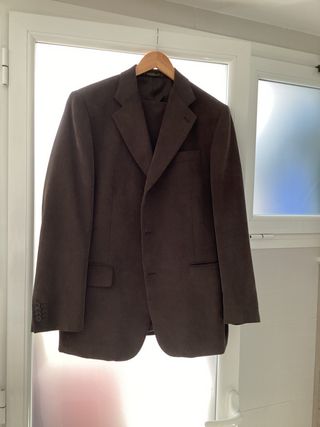 Traje de pana marrón T44 pantalón T L americana