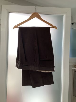 Traje de pana marrón T44 pantalón T L americana