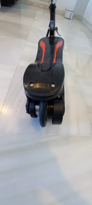 Patinete Eléctrico Infantil Como nuevo.