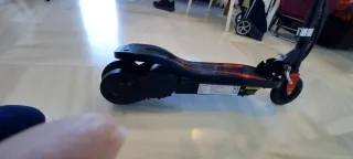 Patinete Eléctrico Infantil Como nuevo.