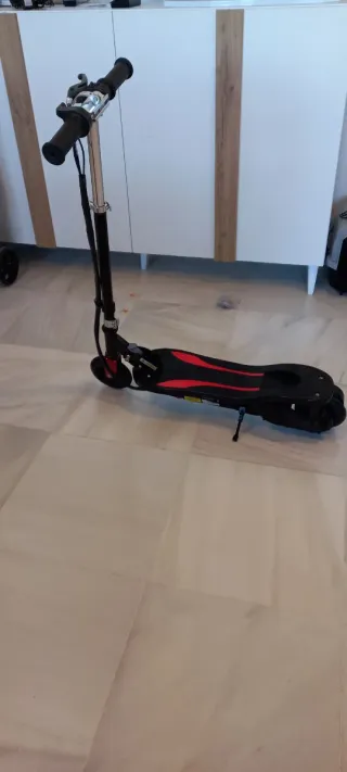 Patinete Eléctrico Infantil Como nuevo.