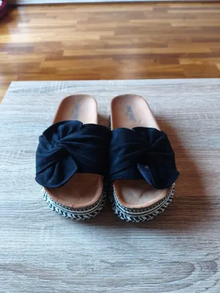 Sandalias esparto con lazo.