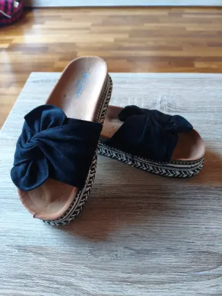 Sandalias esparto con lazo.