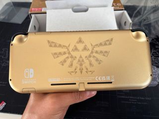Nintendo Switch Lite Edición Hyrule Dorada