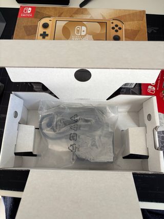 Nintendo Switch Lite Edición Hyrule Dorada