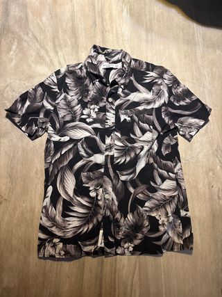 Camisa Abercrombie & Fitch Estampada Hojas Talla S