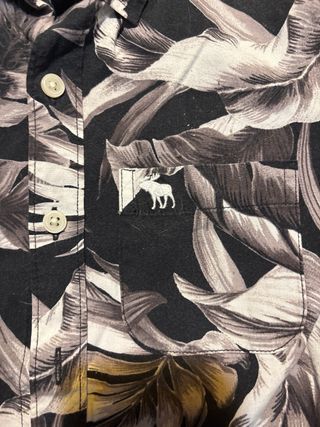 Camisa Abercrombie & Fitch Estampada Hojas Talla S