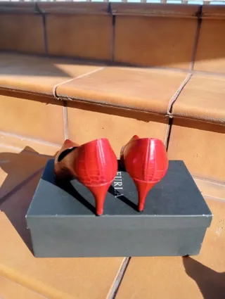 Zapatos de tacón Furla rojos granate talla 37