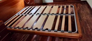 Somier de 135x180 con bancada de madera de cerezo