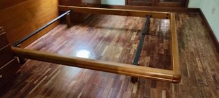 Somier de 135x180 con bancada de madera de cerezo