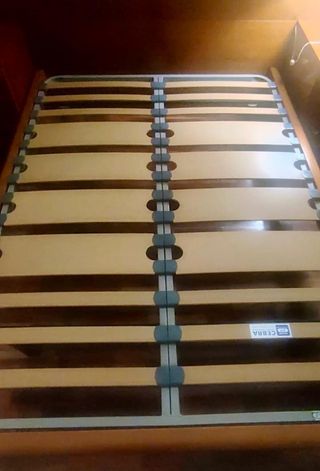 Somier de 135x180 con bancada de madera de cerezo