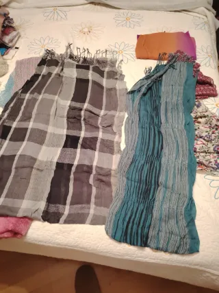 Lote 14 pañuelos y bufandas multicolor