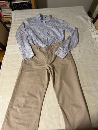 Conjunto Camisa Azul y pantalón beis
