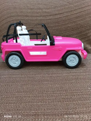 Macchina scoperta rosa di Barbie