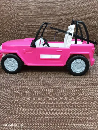 Macchina scoperta rosa di Barbie