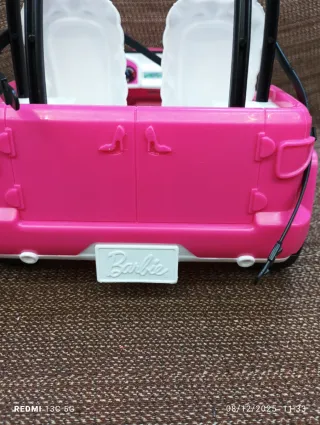 Macchina scoperta rosa di Barbie