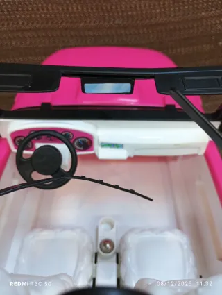Macchina scoperta rosa di Barbie