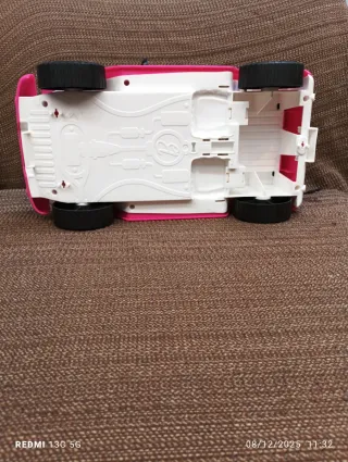Macchina scoperta rosa di Barbie