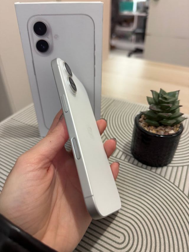 IPHONE 16 128GB BLANCO SEMI NUEVO