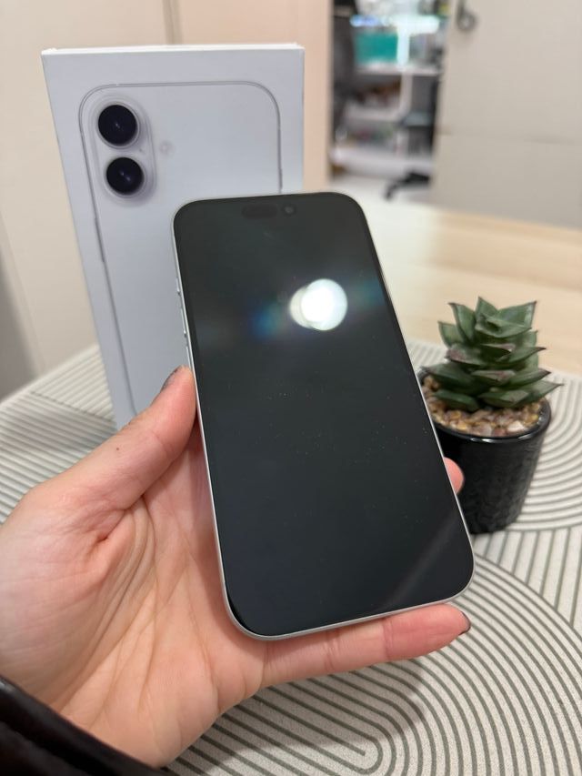 IPHONE 16 128GB BLANCO SEMI NUEVO