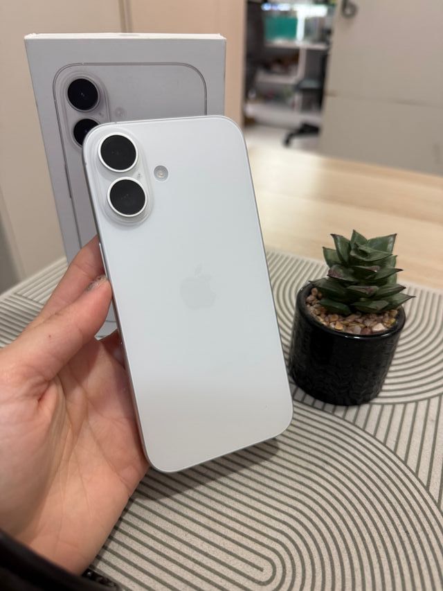 IPHONE 16 128GB BLANCO SEMI NUEVO