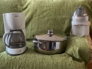 Lote: Cafetera Bosch, Cazuela y Licuadora Moulinex