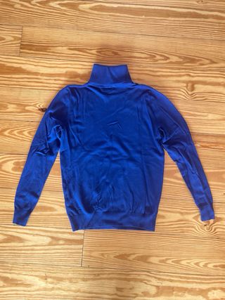 Jersey de cuello vuelto azul Calvin Klein.