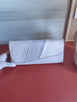 Zapatos y bolso de fiesta rosa